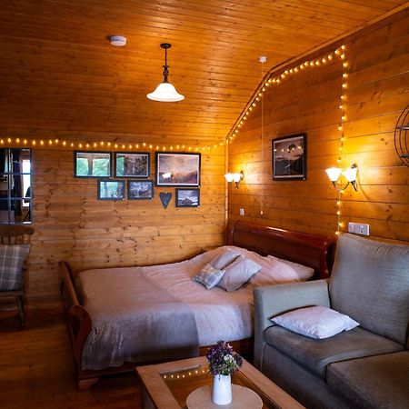 Cherry Cabin - Little Log Cabin In Wales Bettws Cedewain Eksteriør bilde