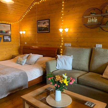 Cherry Cabin - Little Log Cabin In Wales Bettws Cedewain Eksteriør bilde